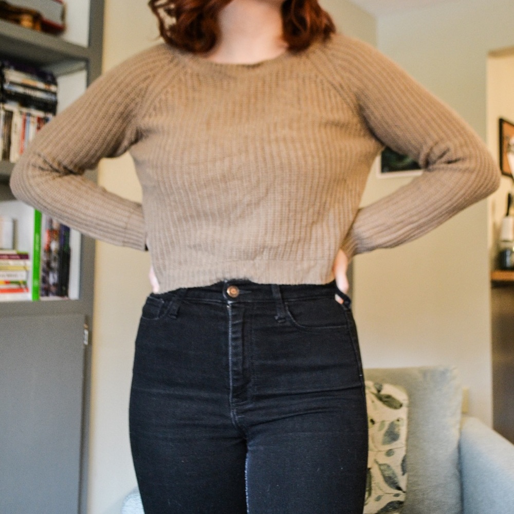 Loose and cropped tan knit sweater size m